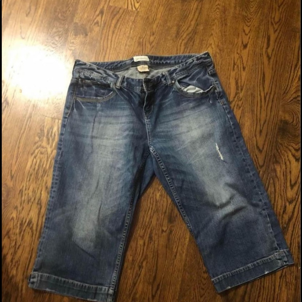 Maurice’s womens size 16 capris